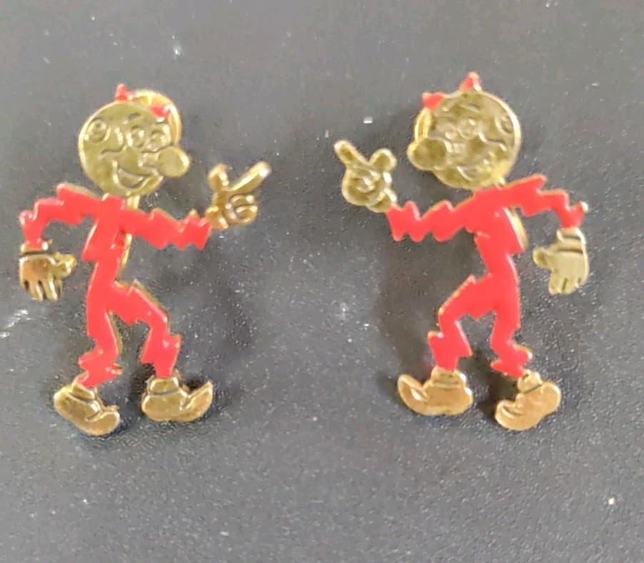 VINTAGE 1950s REDDY KILOWATT SCREW BACK EARRINGS  2
