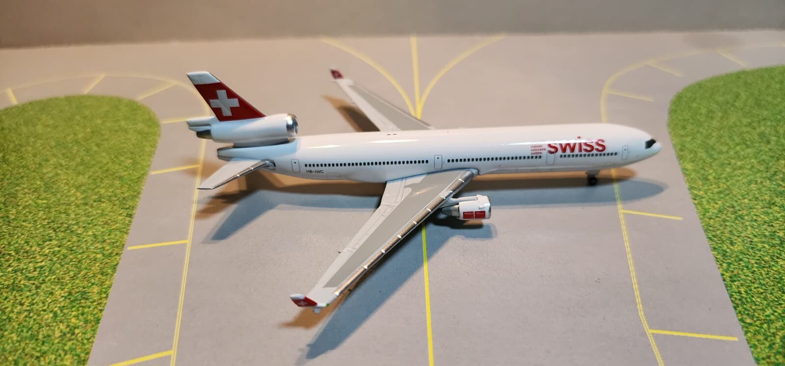 STARJET MODELS (SJSWR152) SWISS MD-11 1:500 SCALE DIECAST METAL MODEL 3