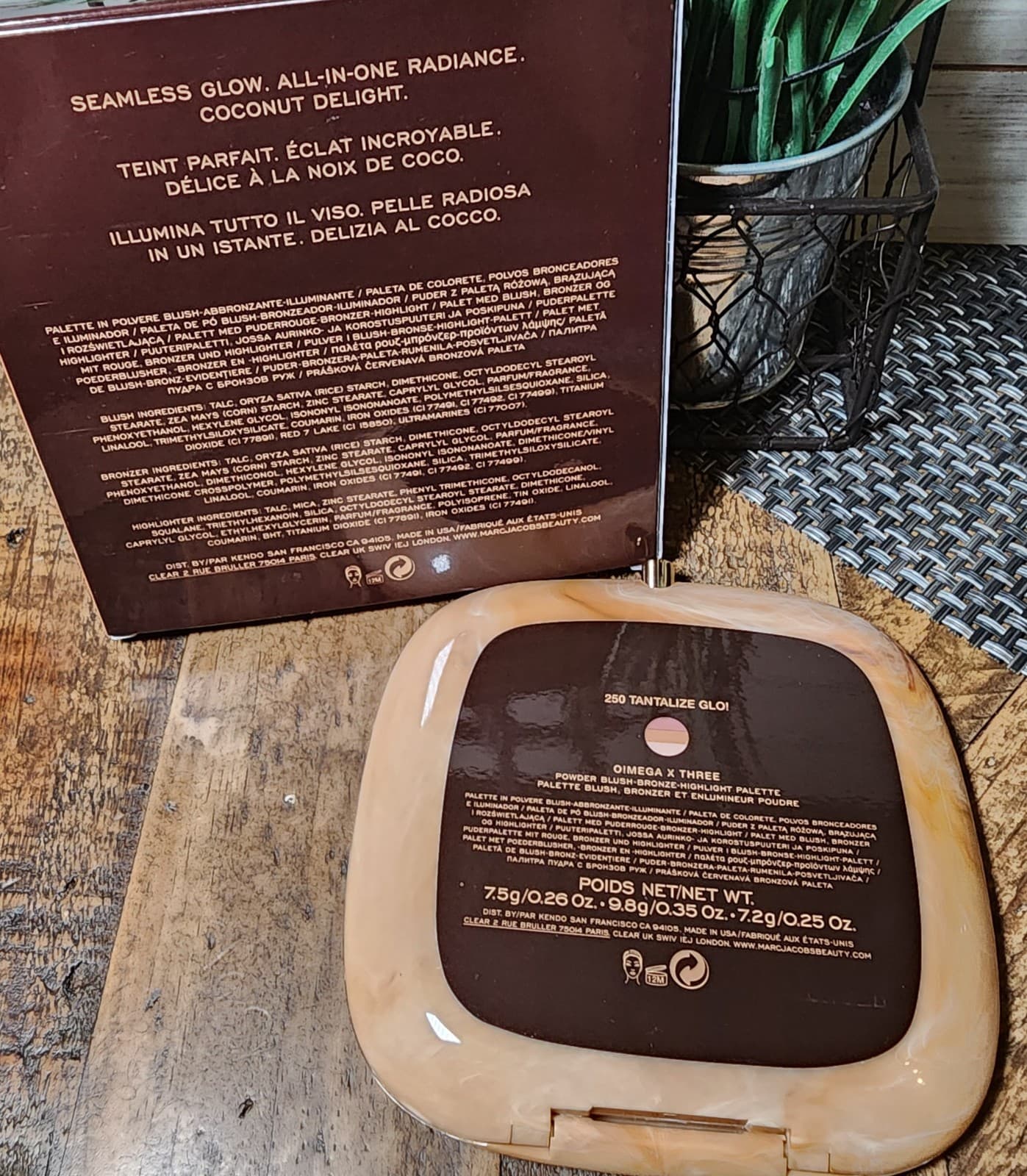 Marc Jacobs Café  Omega × Three Powder Blush Bronze Highlight TANTALIZE GLO!  4