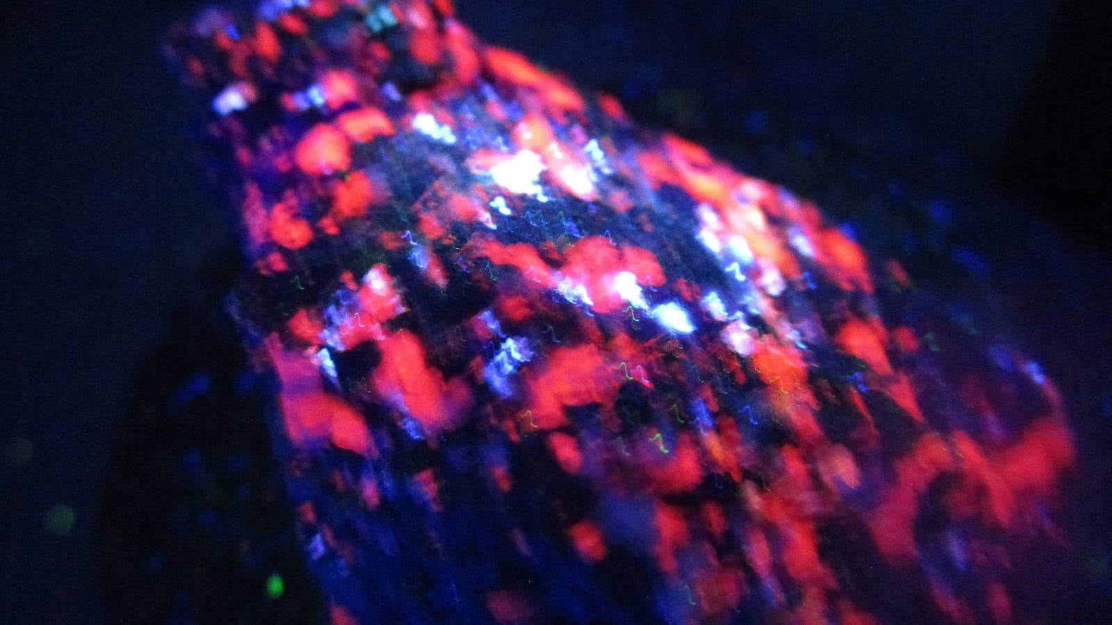 Fluorescent Cleiophane and Calcite mineral rock T4 3