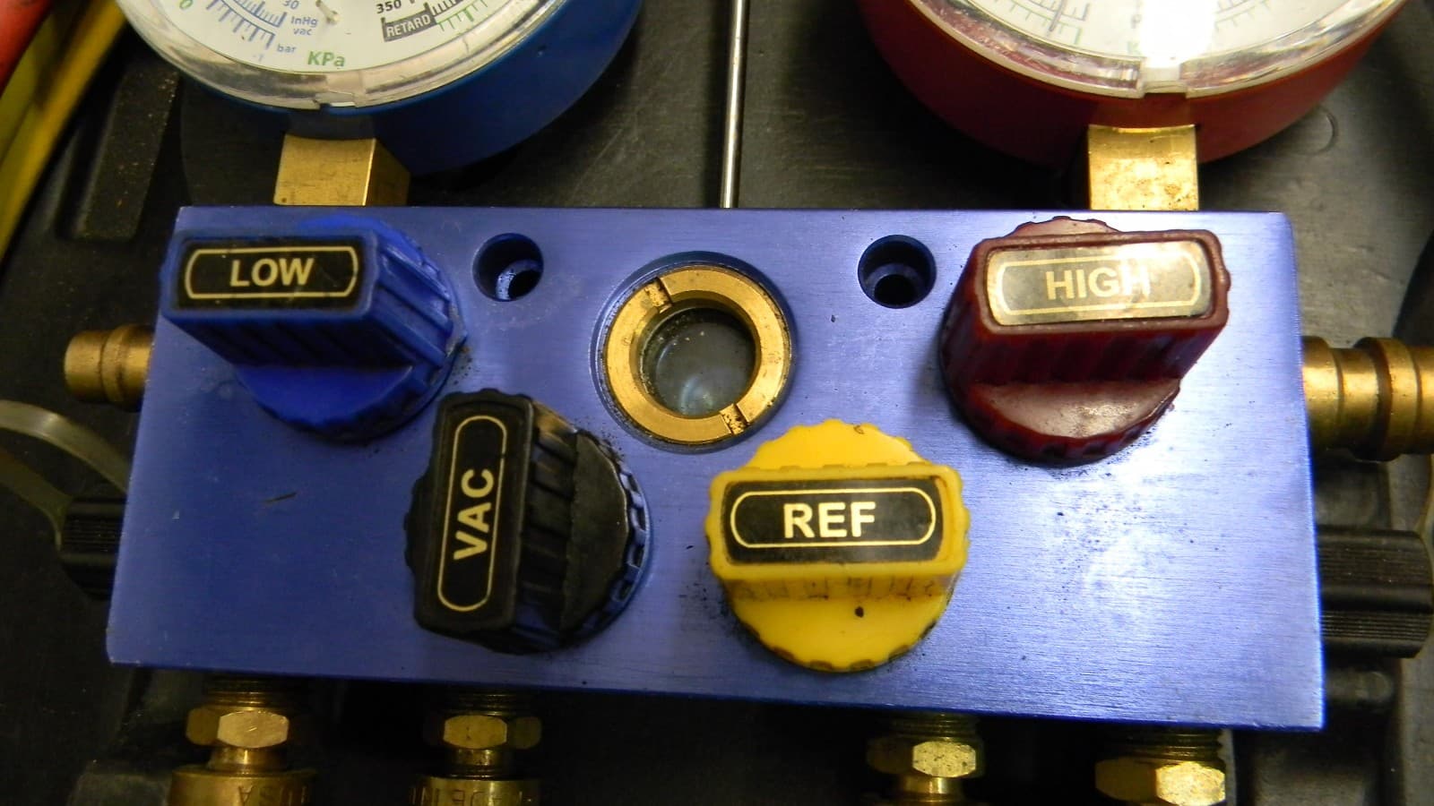 MASTERCOOL FOUR WAY CHARGING AND TESTING MANIFOLD GAUGE SET 6