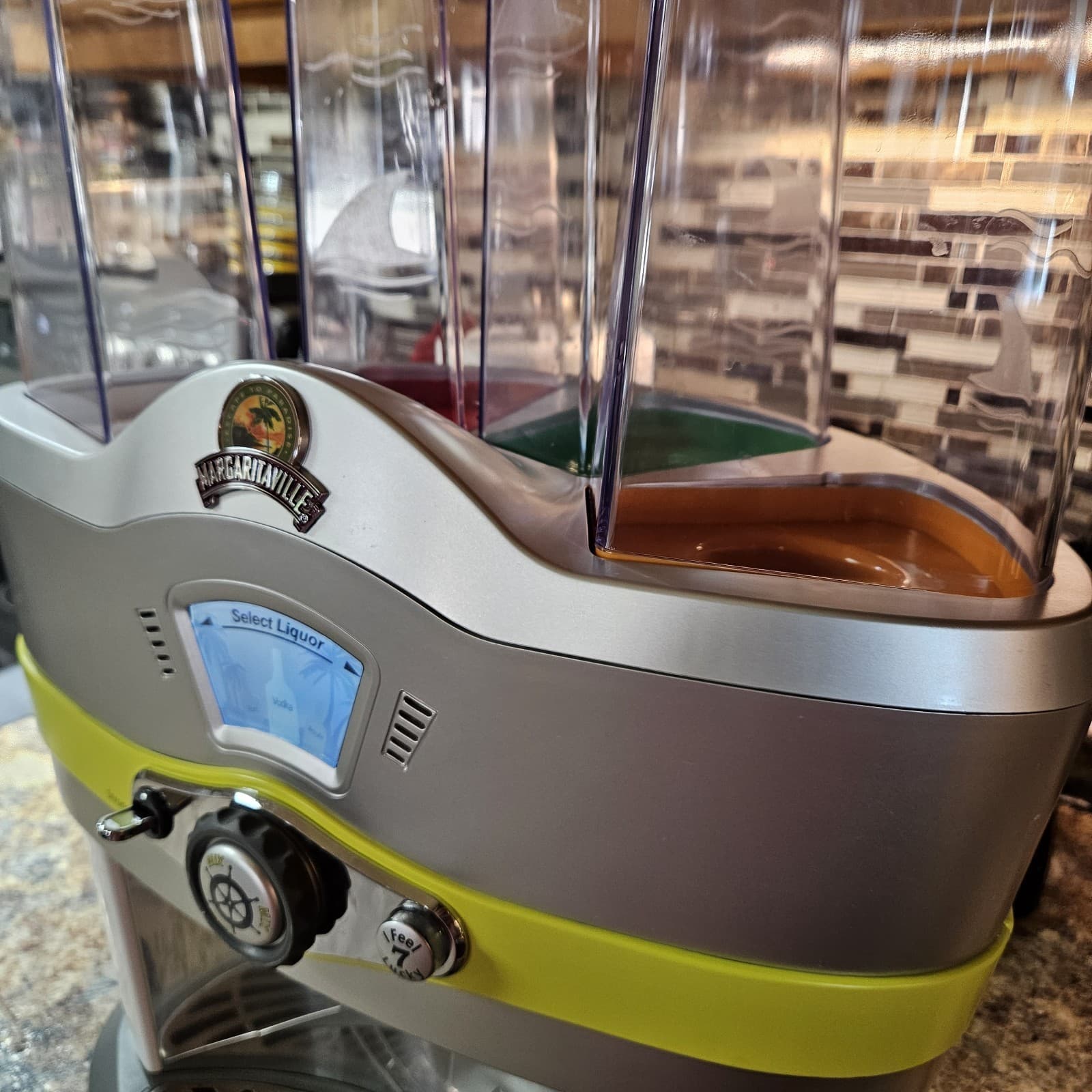 Margaritaville NBMGMD3000 Mixed Drink Maker with Padded Travel Bag! 3