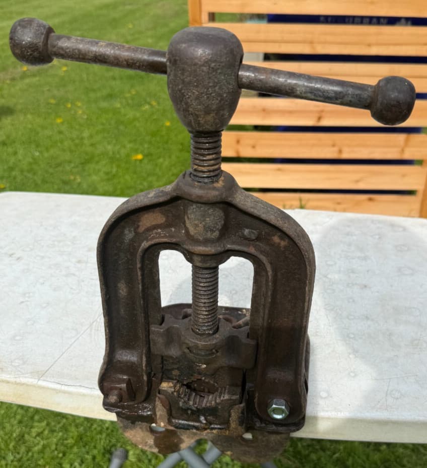 Vintage #1 Bench Pipe Vise Yoke Heavy Duty 2