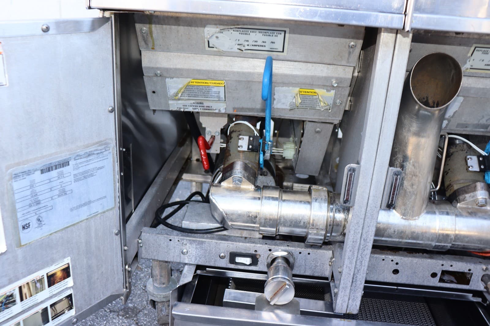 Pitco Electric 208V 3 Phase, 50 lbs, 3 Pot, SEH50, w/ Filtration System, CLEAN 5