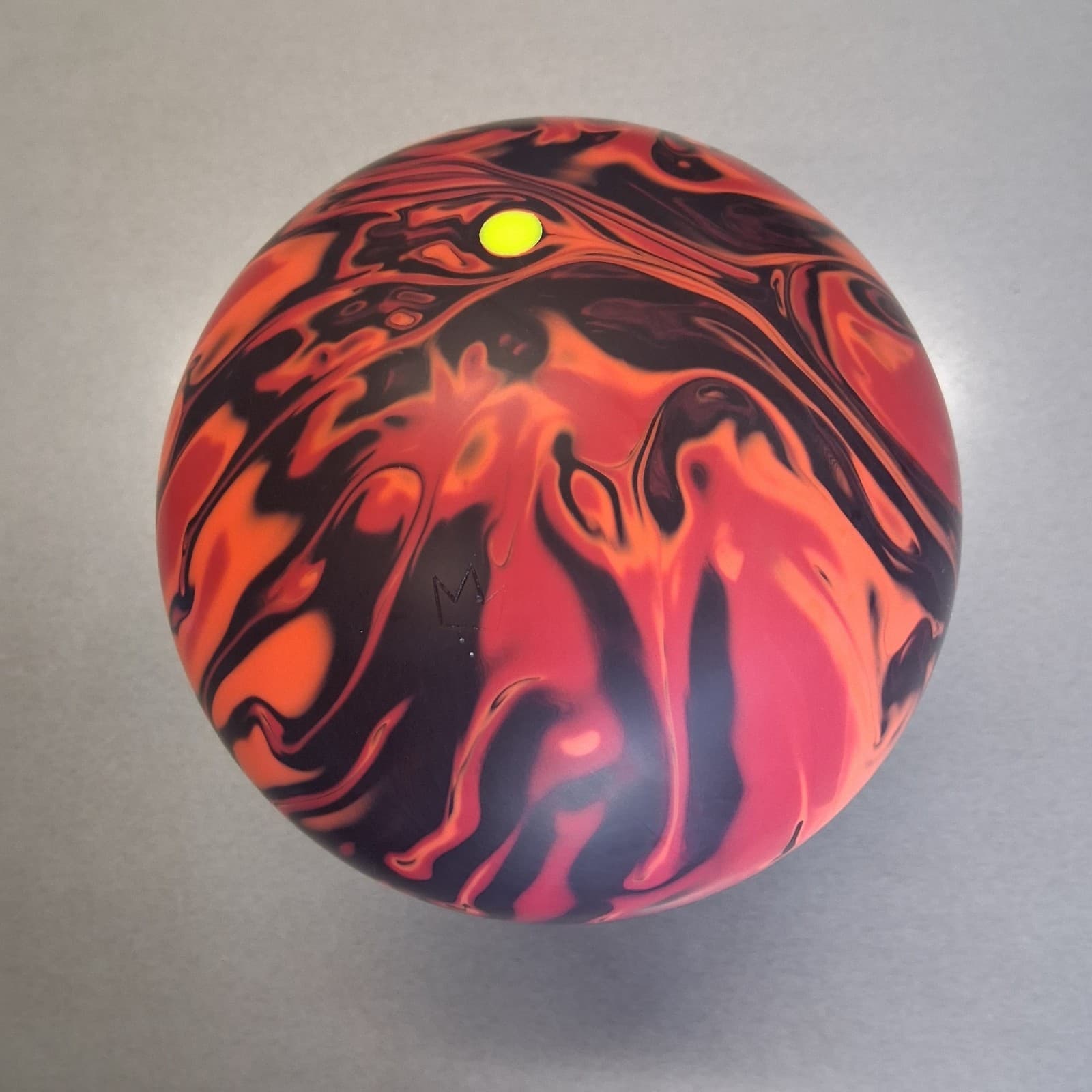 Brunswick Magnitude 055  BOWLING  ball  16 lb.  1st quality  NEW IN BOX  #021 4