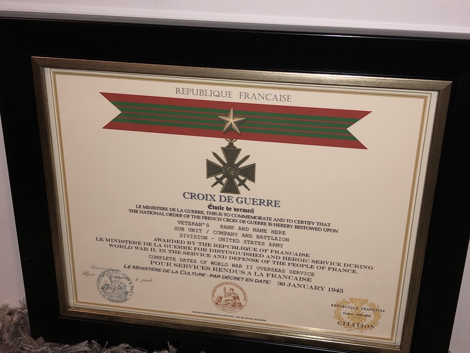 FRENCH CROIX DE GUERRE - w/GOLD STAR / WWII (COMMEMORATIVE CERTIFICATE) 5