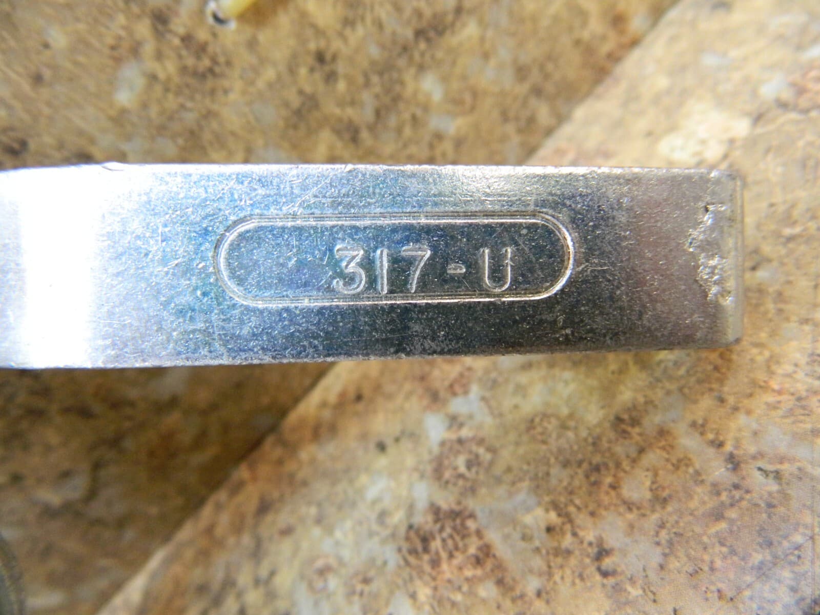 DESTACO   317-U    Vertical Hold Down Clamp   375 Lb Capacity 3