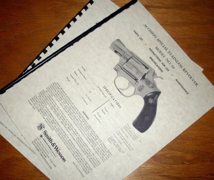 SMITH & WESSON .38 CHIEFS SPECIAL Stainless Revolver Model 60 Manual