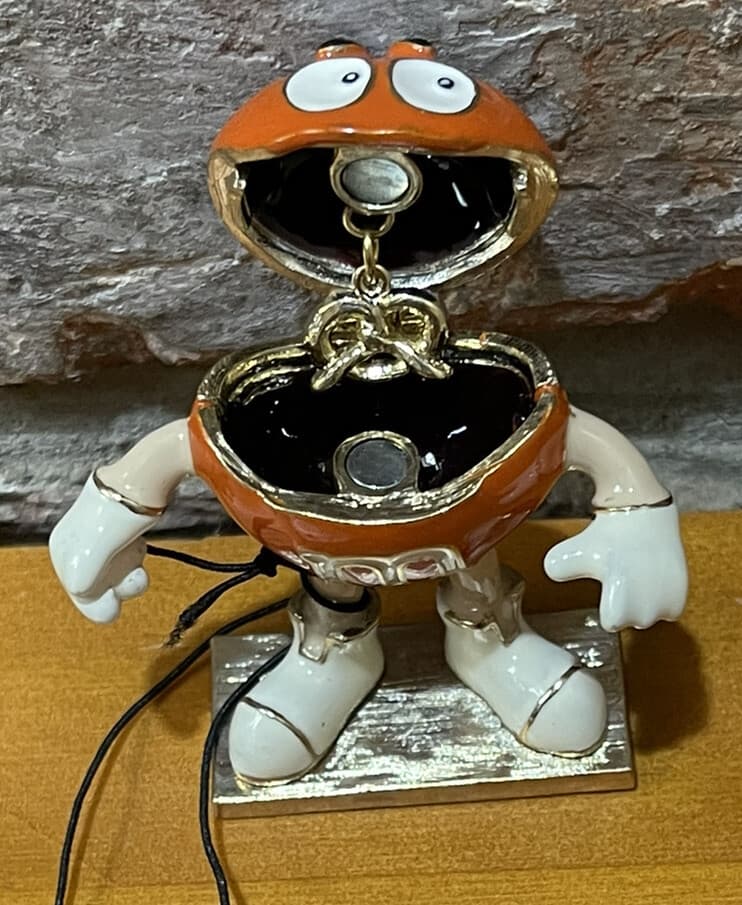 ORANGE M&M MONET JEWELRY TRINKET BOX PRETZEL CHARM ENAMELED NWT $25 3