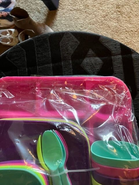 Your Zone Pinks 24-Piece Kids Dinnerware Set -NEW open box 2