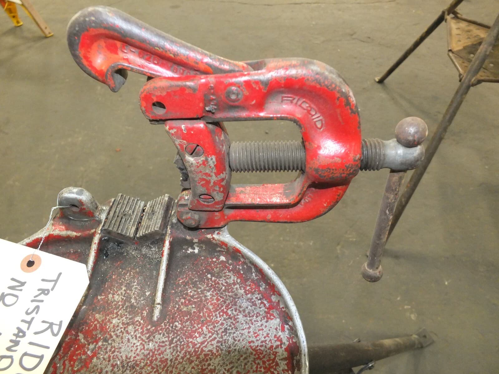 RIDGID TRISTAND - NO.  40 A  - 1/8" TO  2- 1/2" - CHAIN PIPE VISE  #1 4