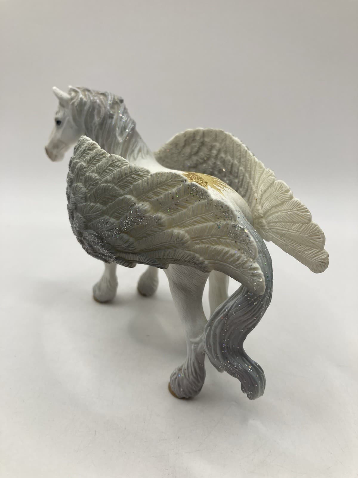 2009 Schleich Bayala Pegasus White Glitter Sunburst Flying Horse D-73527 Retired 2