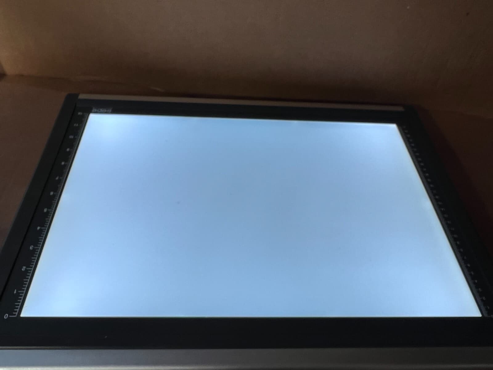 Gepe Pro Slim Slide Viewer - 12 x 18 Slim Light Model G-2025 5