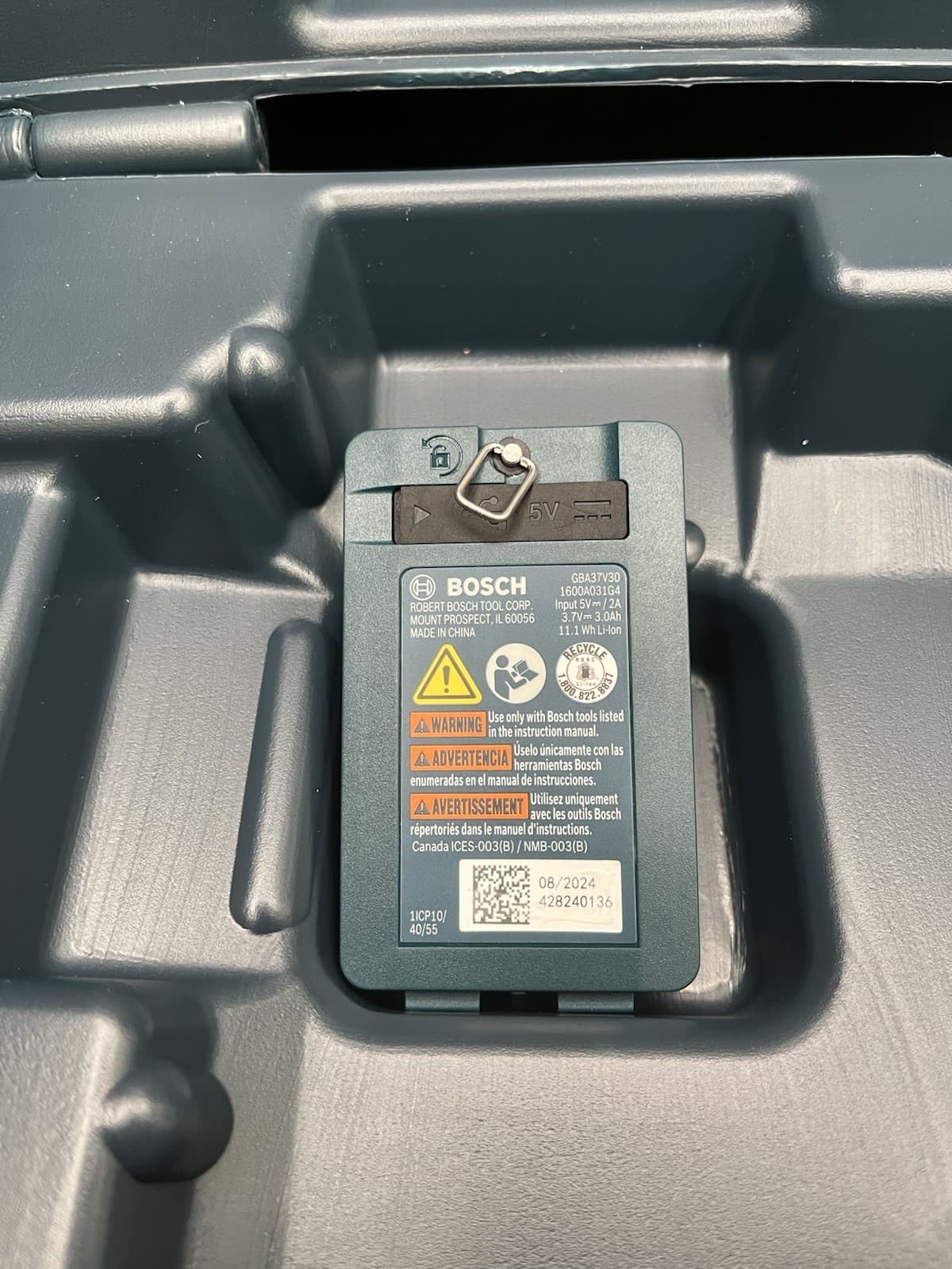 BOSCH GLL300-42G Green Beam Self Leveling 360 Degree 3 Plane Laser Level 4