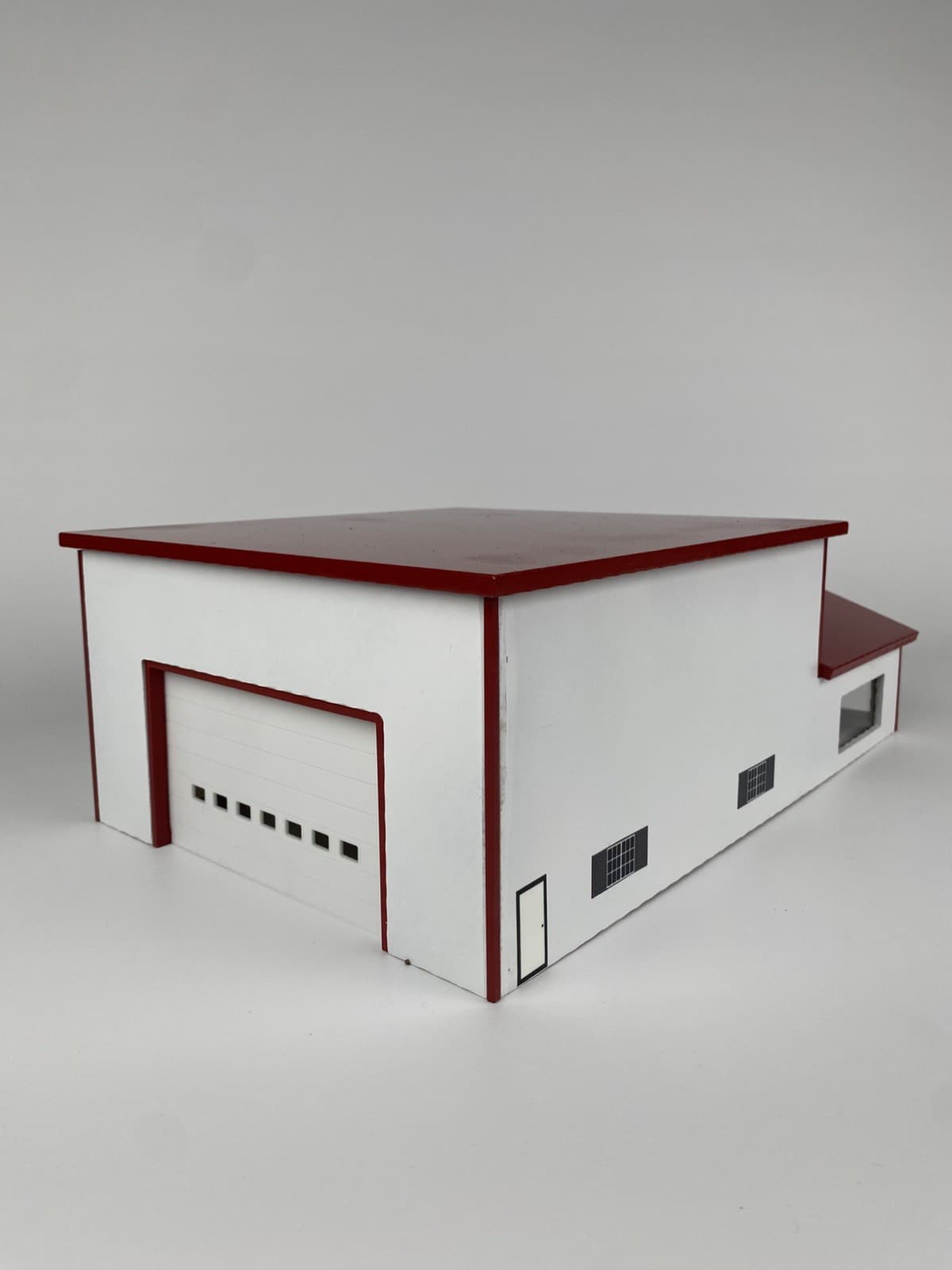 1/64 Farm Dealership Shop Building 50x80 White Sides Red Roof. Lights Up! 5