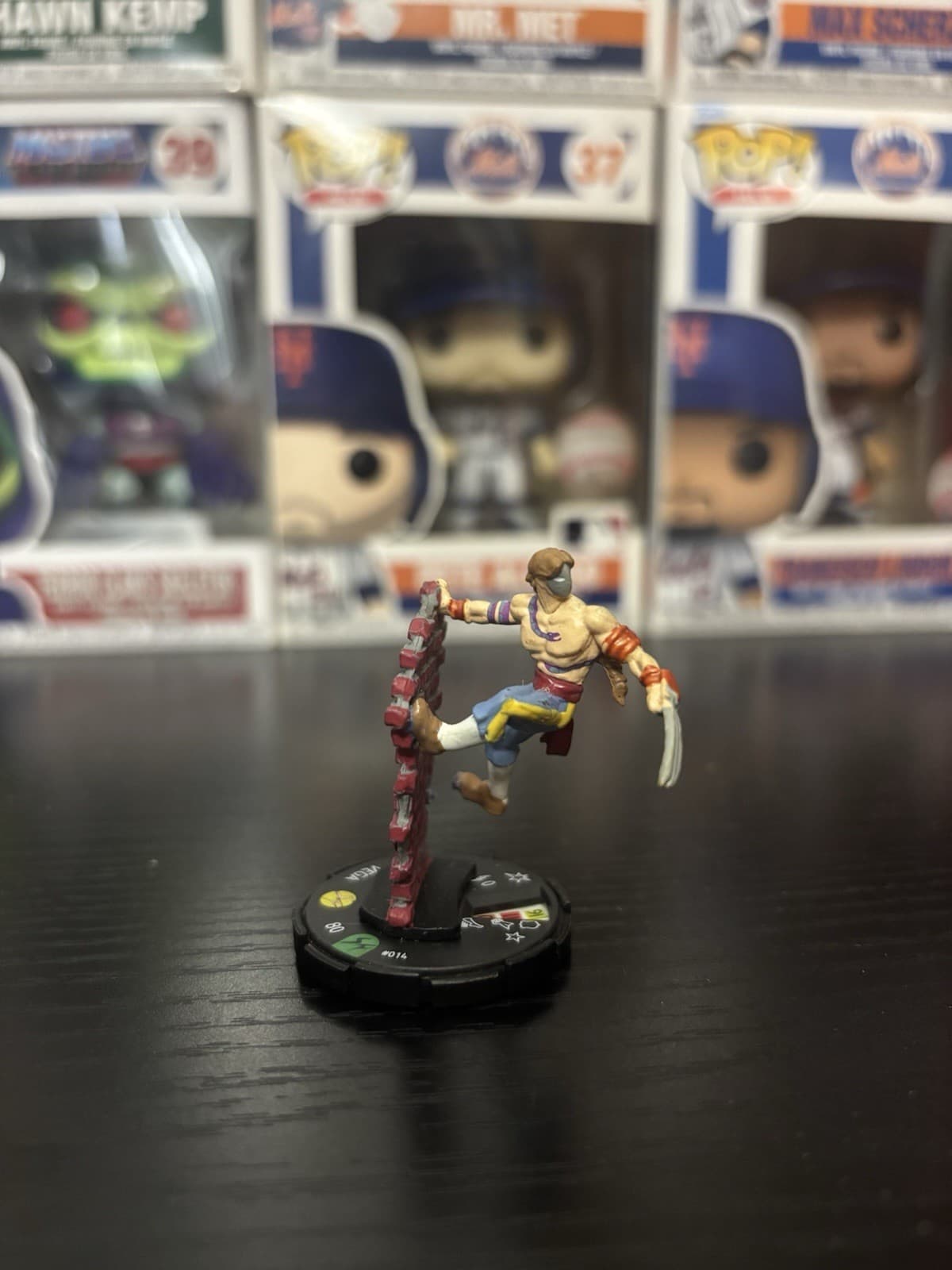Street Fighter - Heroclix - Vega Figure #014 - No Card - D1