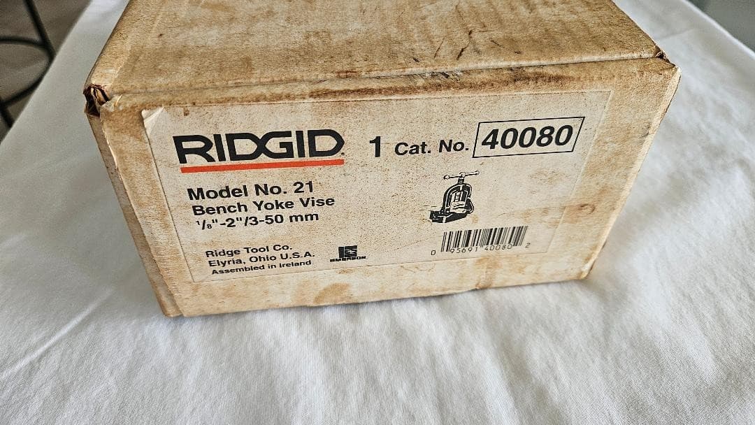 Ridgid #21 - Bench Yoke Pipe Vise, 1/8"-2" pipe holding clamp. New/Never Used 2