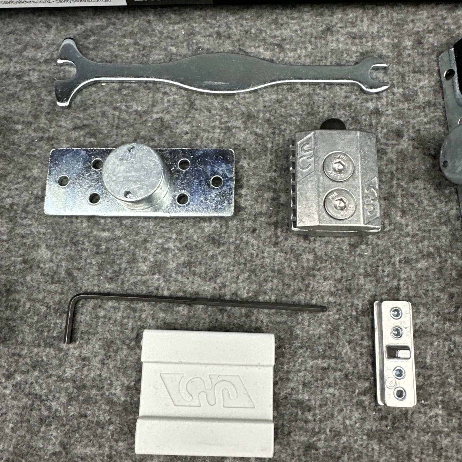 Cavity Sliders Hardware Set with SofStop Soft-Close DKS0511 SINGLE 200LB 6