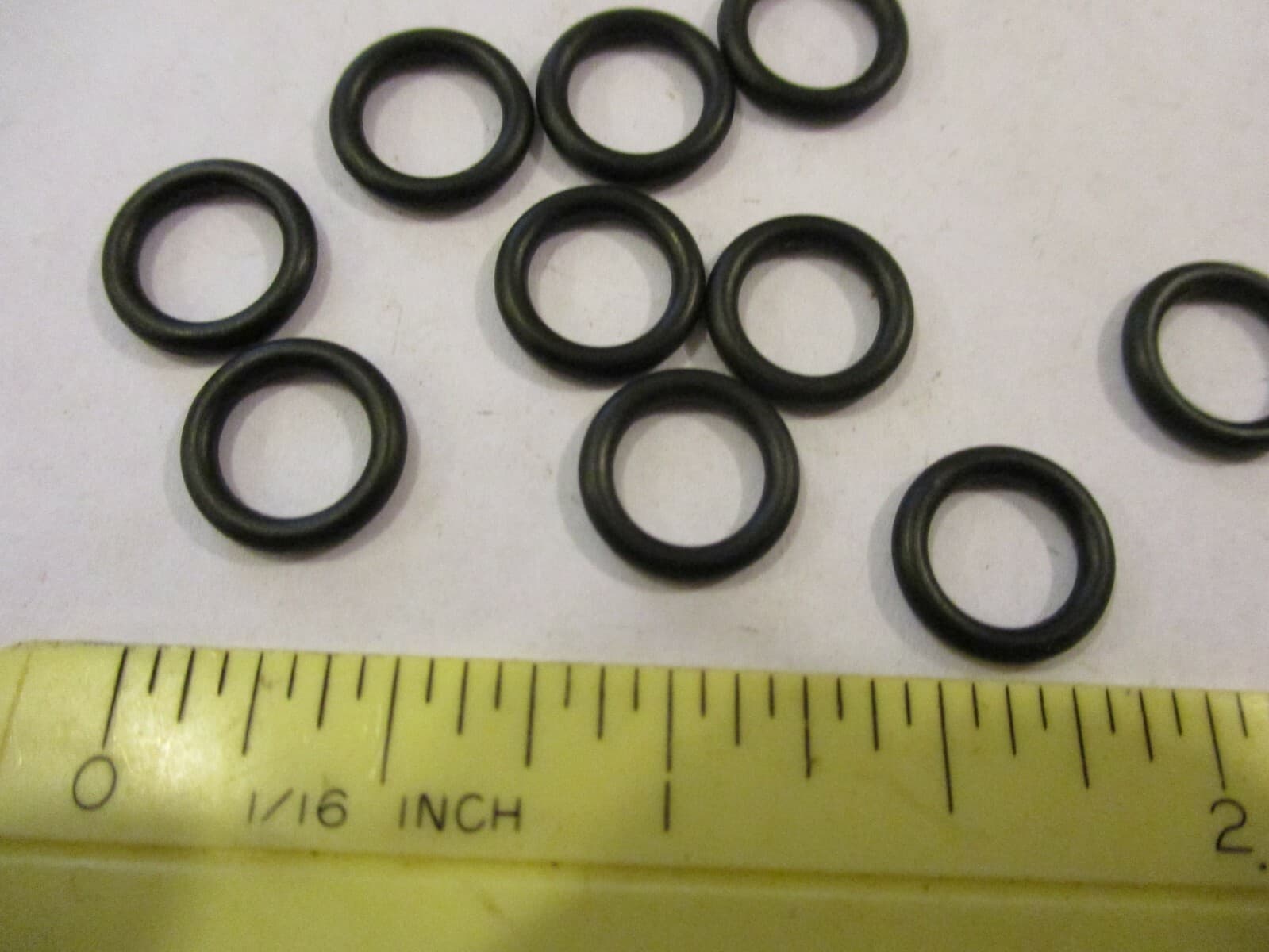 010 O-ring. 1/4" ID x 3/8" OD x 1/16" thick. Buna-70.   Quan 10. 4