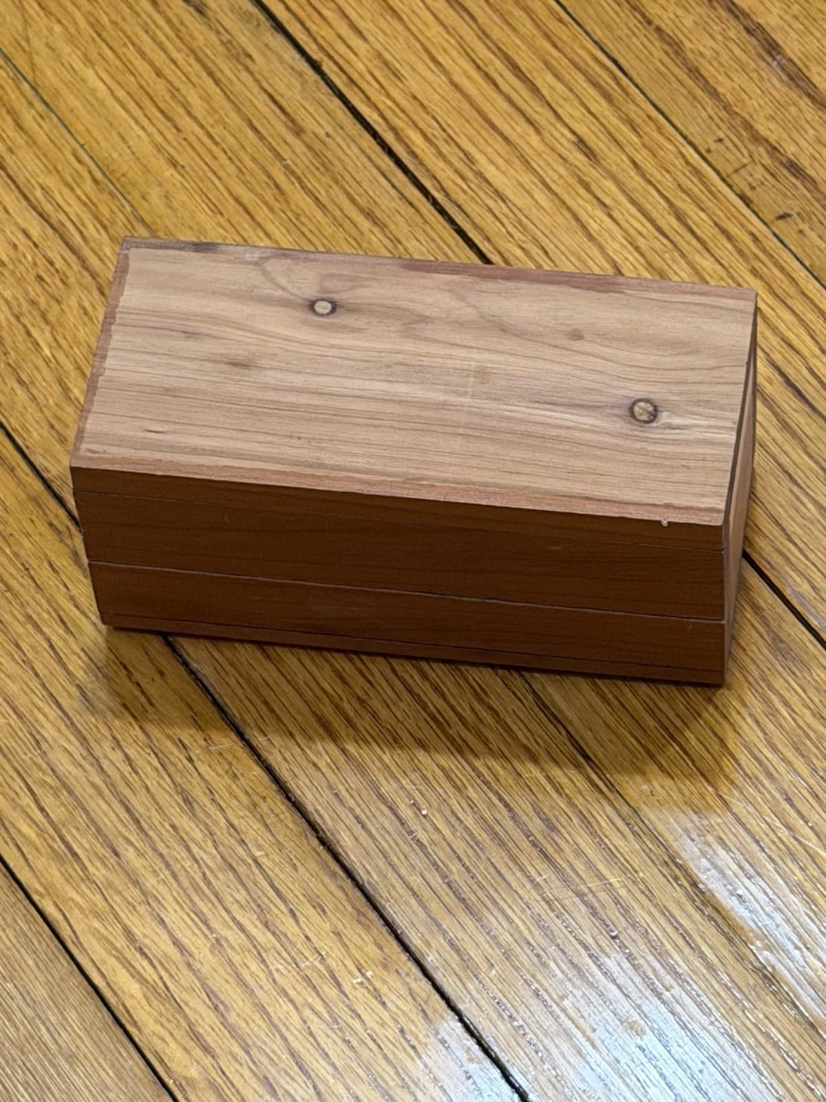 Smith's Sharpening Stone in Cedar Box - Small with 3 Stones 2.5" x 2.5" x 5" 6