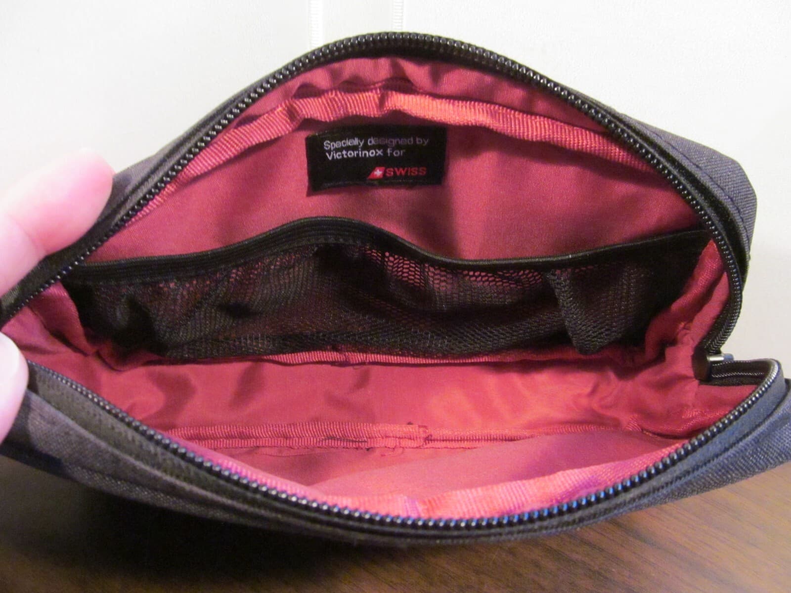 VICTORINOX SWISS airline amenity kit bag holder travel case cosmetic SWISSAIR 6