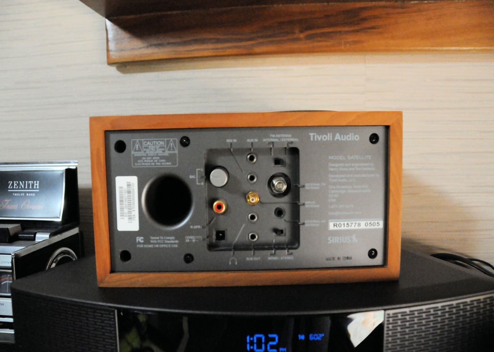 Tivoli Audio Model Satellite SIRIUS XM AM/FM Table Radio Tested Works!   2