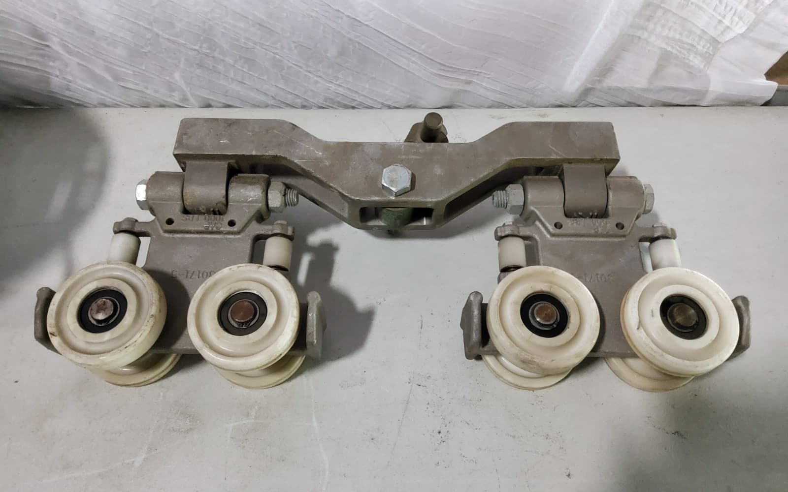 Trolley assembly: 30171-5   2000lbs (1 ton) capacity   3-1/4" wheel dia. (1 pcs) 2