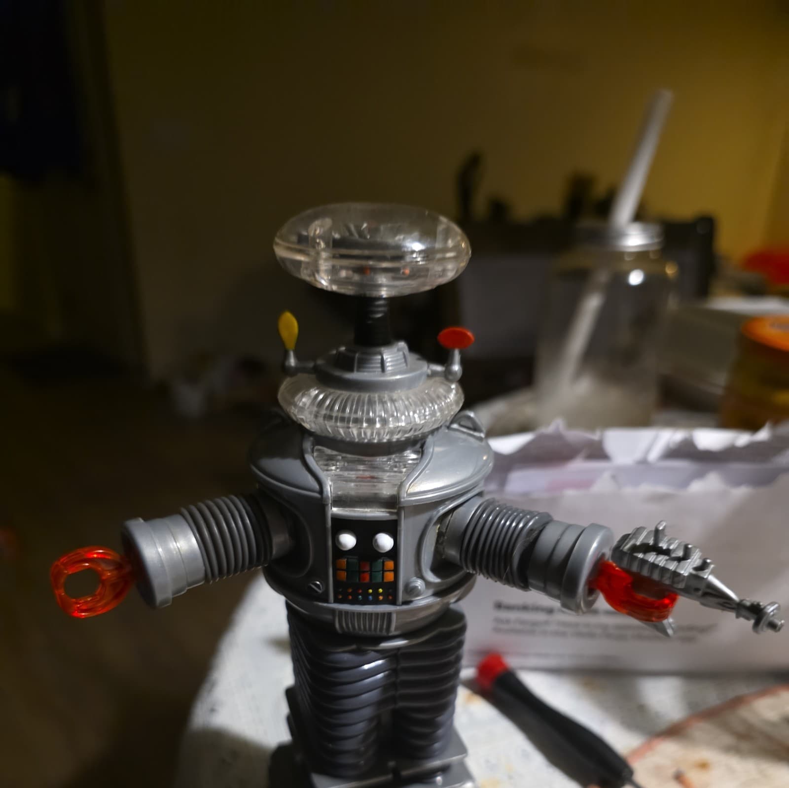 Robot Lost in Space VTG 1997 Trendmasters B9 works sounds and rolls Newline Toy  2