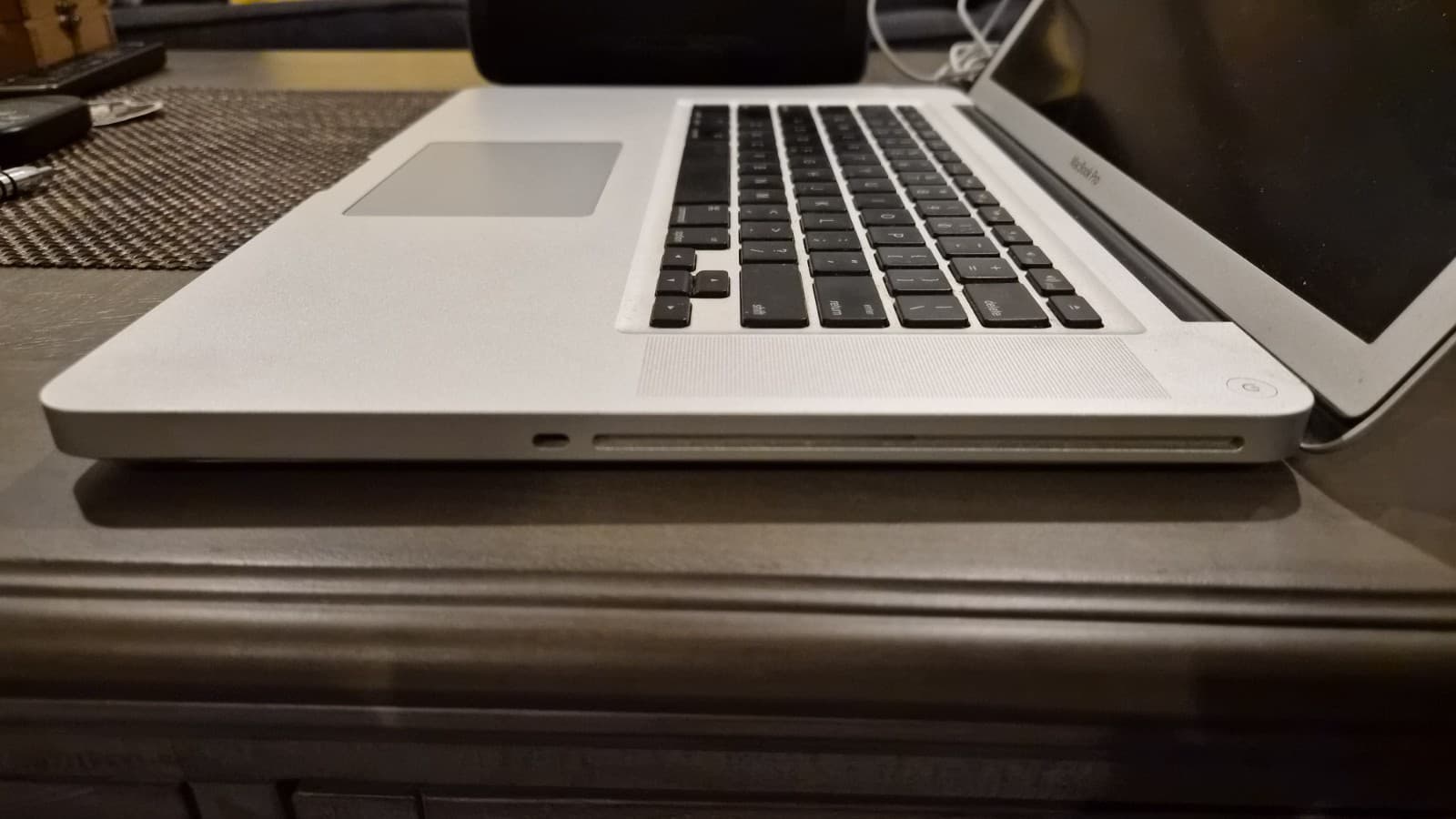 MIXED LOT OF OLD APPLE PRODUCTS INCLUDING 2011 15' MACBOOK PRO - MAY STILL WORK 5