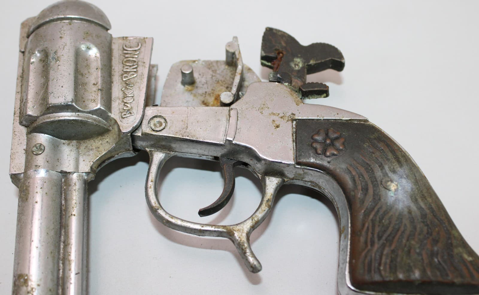 Buck 'N Bronc Cap Gun 5