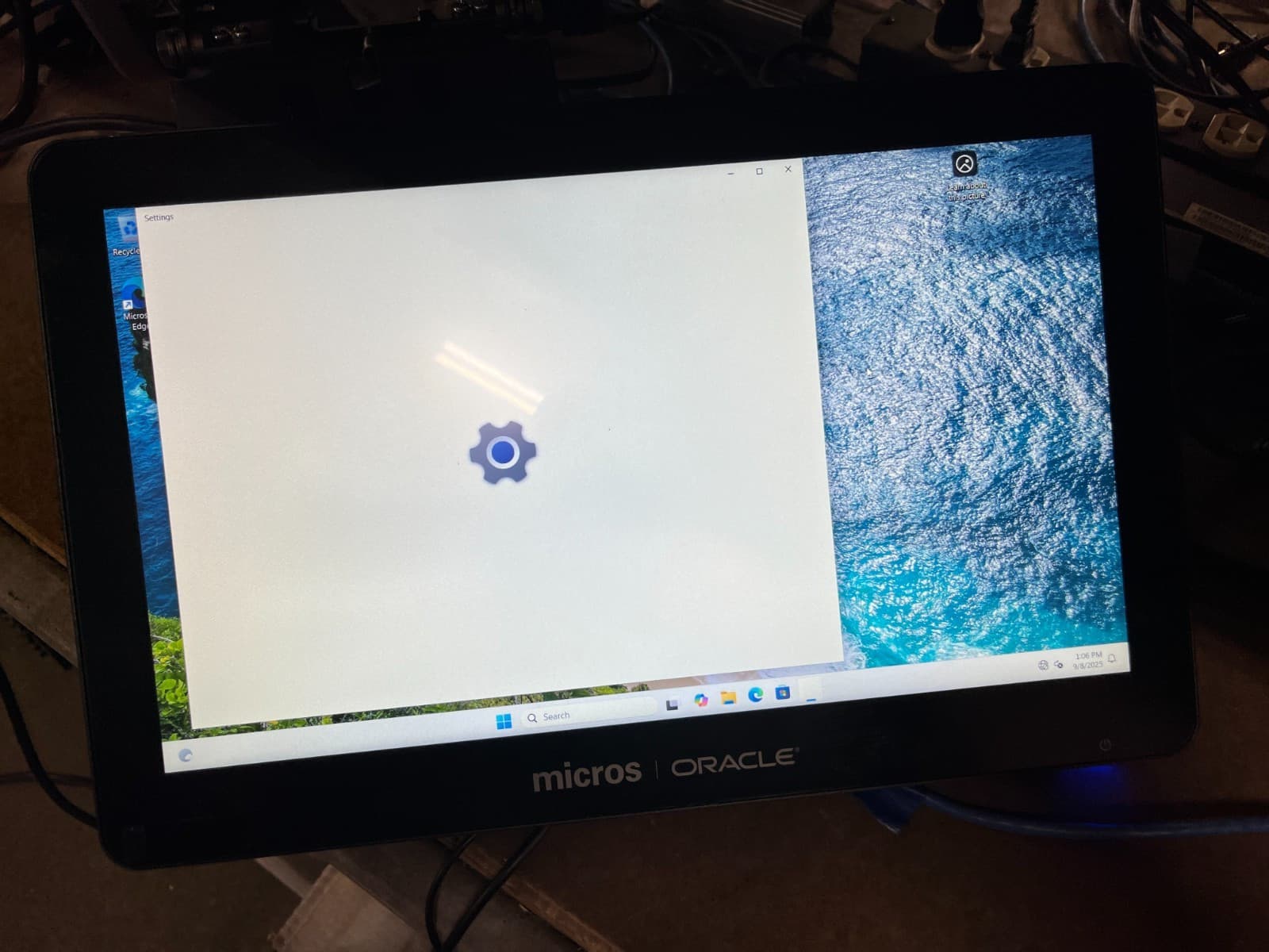 Oracle Micros MICROS Workstation 6 POS Terminal 7331285 610 with Windows 11 4