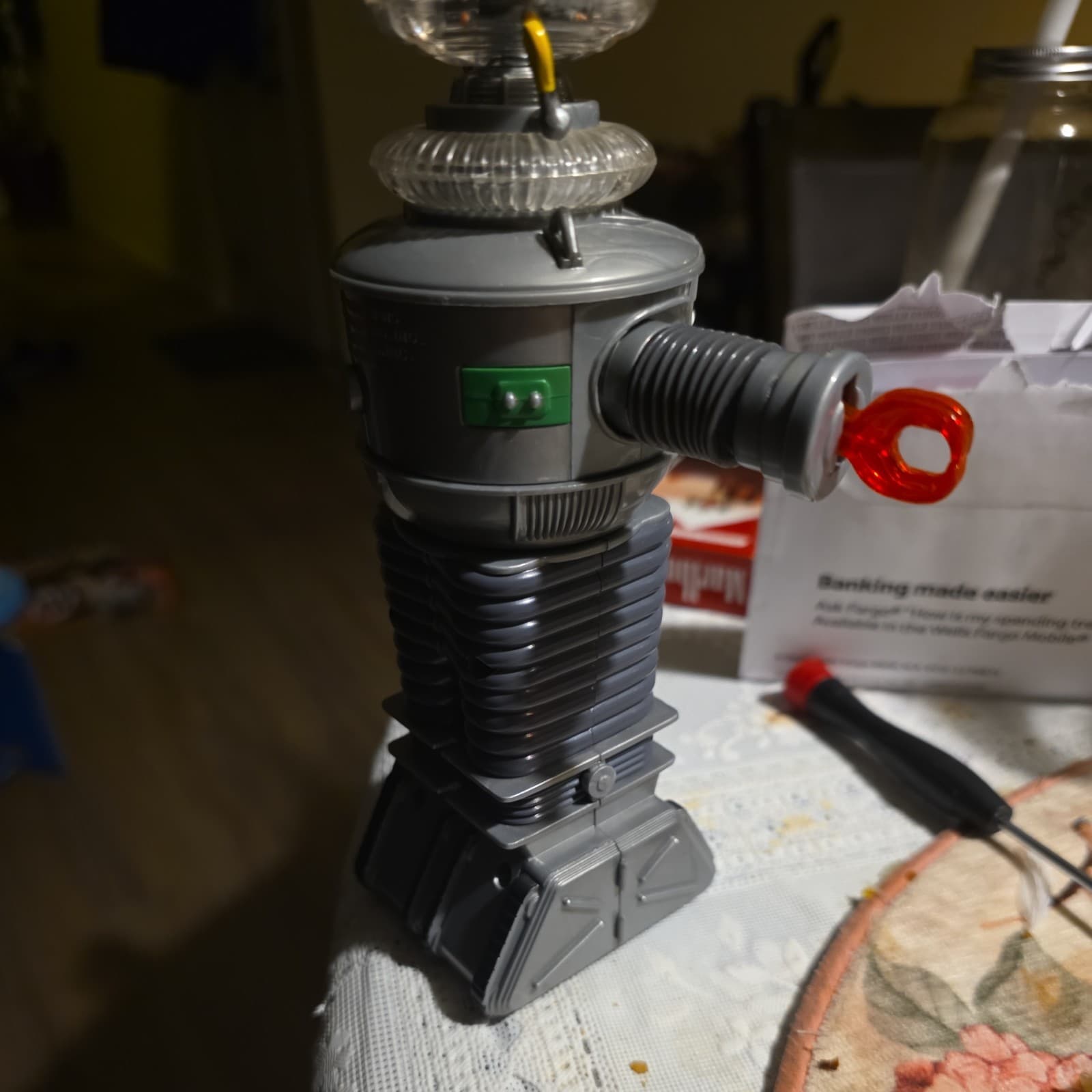 Robot Lost in Space VTG 1997 Trendmasters B9 works sounds and rolls Newline Toy  4