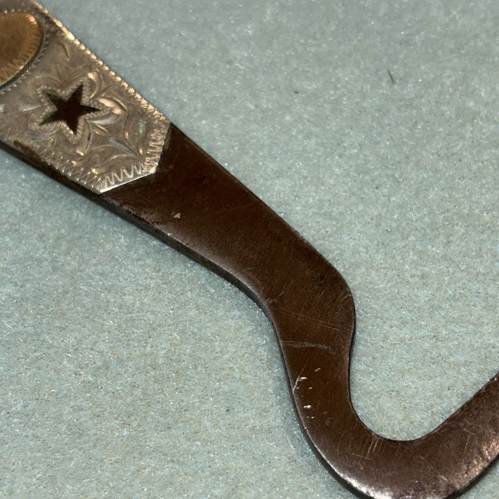 Unmarked Contemporary Silver And Gold Mounted Longhorn Hoof Pick 3