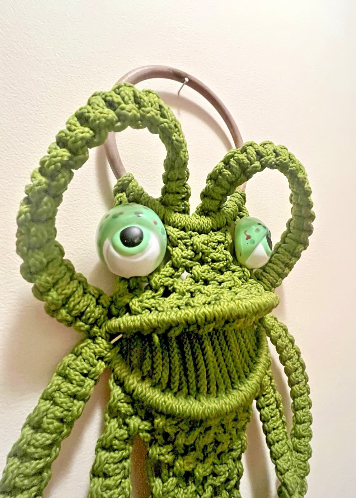 VIntage 1970s MACRAME Green Frog Handmade Plastic Eyes Large 23 inch 3