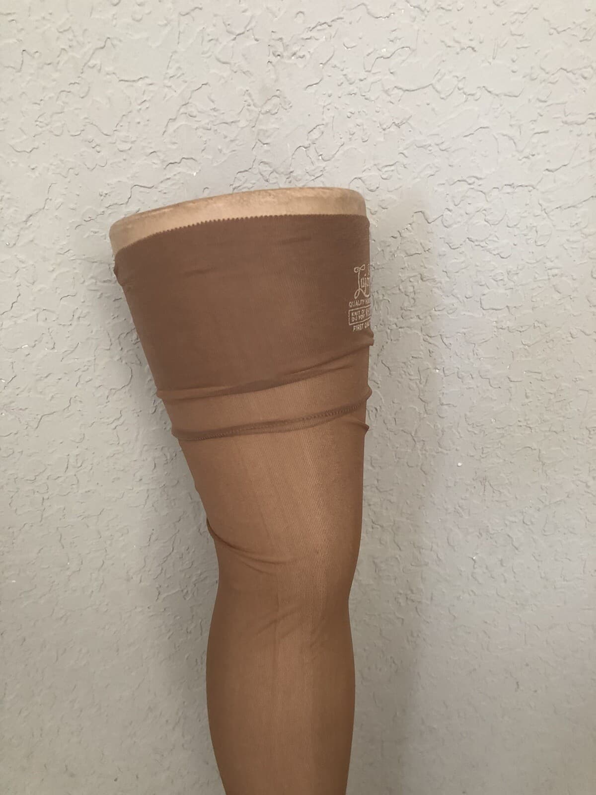 Vintage Lujon Seamed Stockings  4