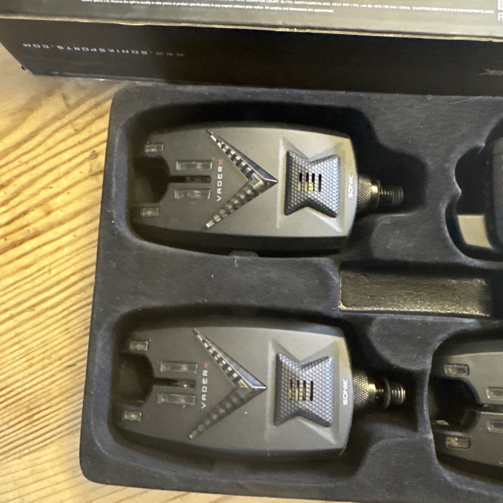 Sonik Vader x Bite Alarm 3 alarms and a receiver  missing screw in snag ends 3