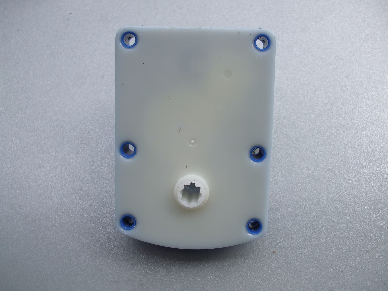 Seaga model UBS 618 combo vending machine snack or drink motor 4