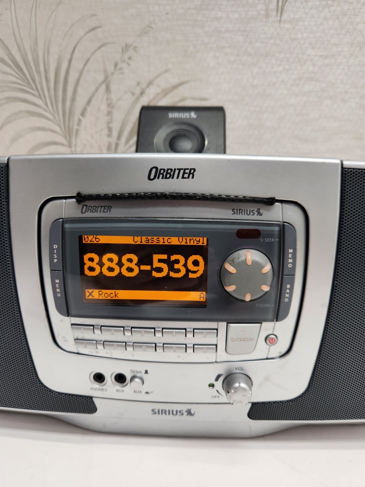 Orbiter Sirius SR4000 Boombox Receiver "Read Description Has Issue"  2