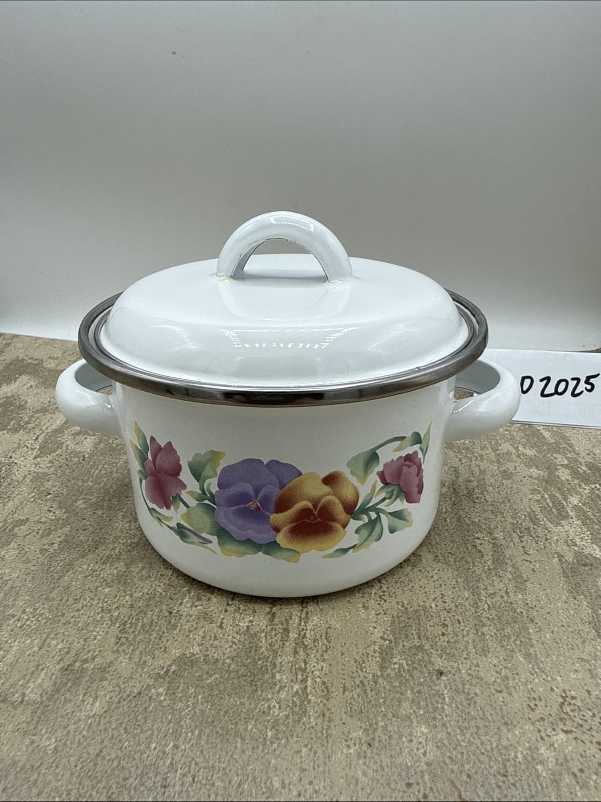 Corning Enamelware Summer Blush 1.25 Qt. 6” Enameled Metal Casserole Pot W/lid