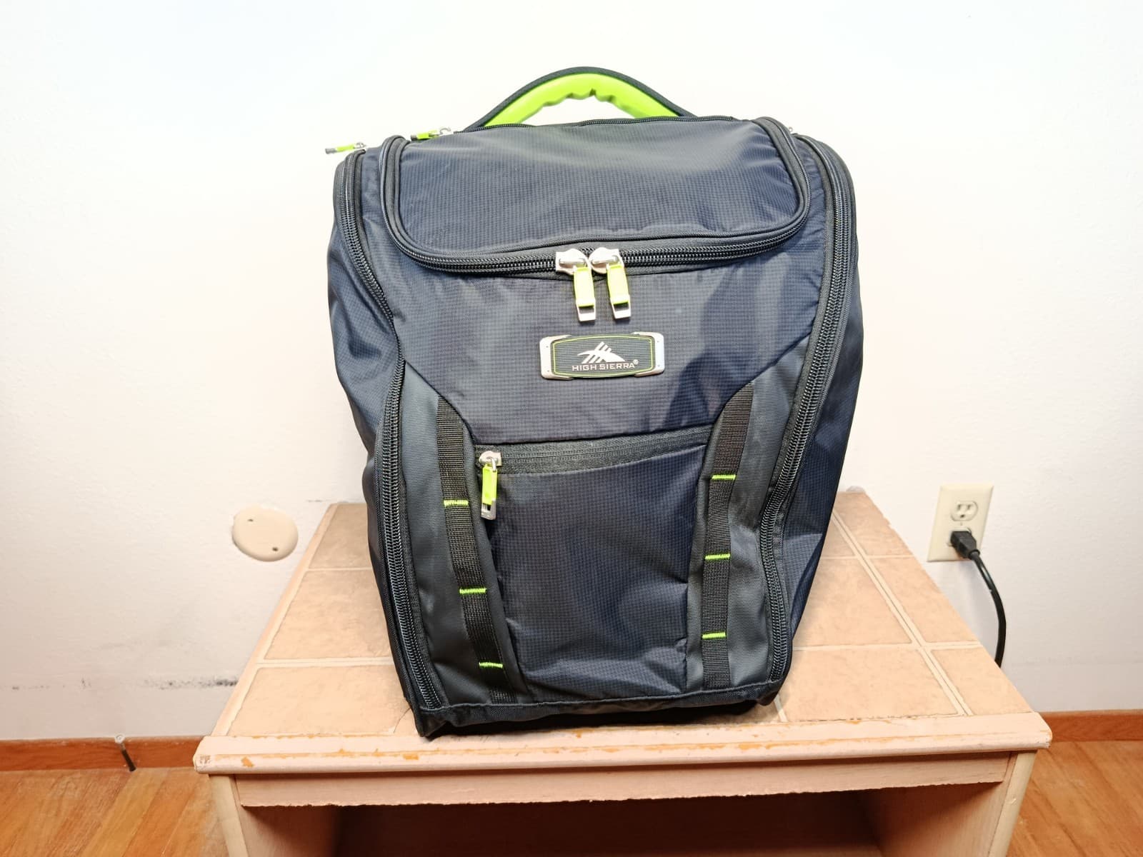 High Sierra Pro Series Trapezoid Boot Bag Black Ski Snowboarding EUC 3