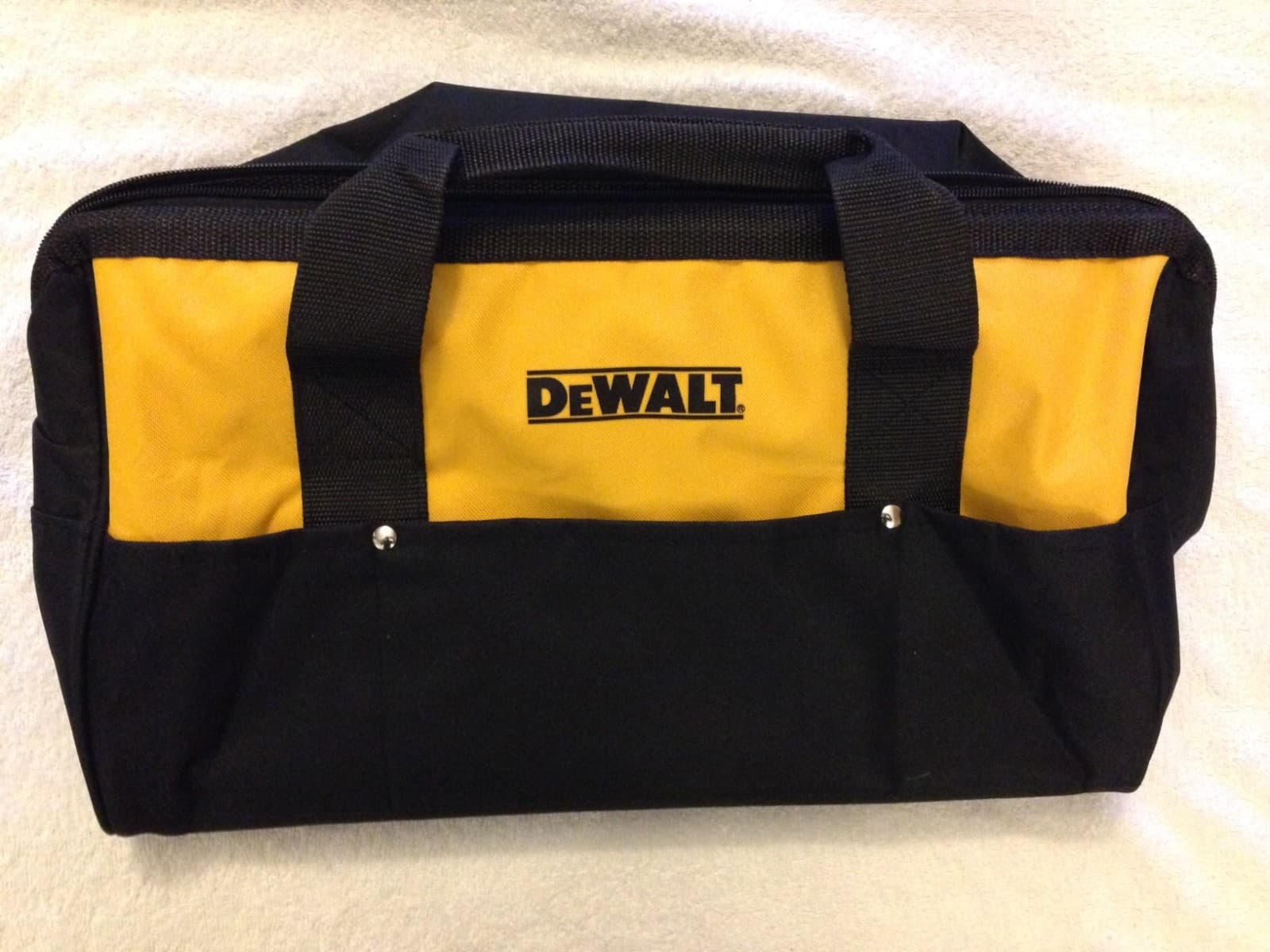 New Dewalt DCK019 Tool Bag Heavy Duty Ballistic Nylon 19” x 12" x11" w 6 pockets 2