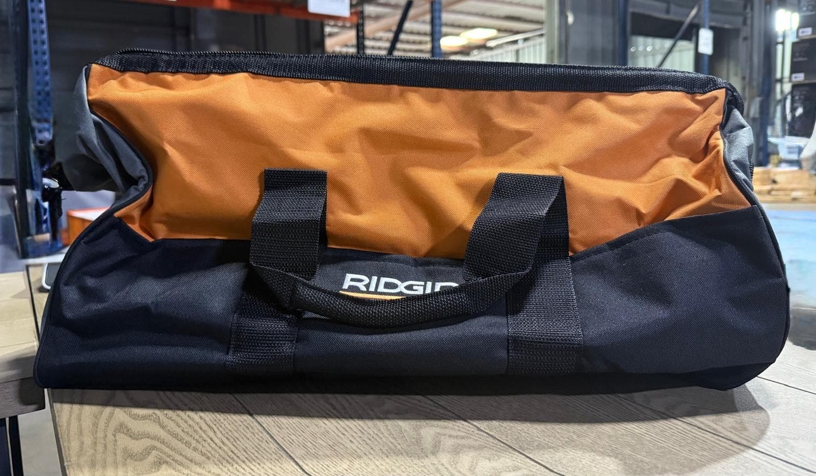 Brand New Ridgid 22"  X 10 " X 13 Large Heavy Duty  6 Pocket Tool Bag 6