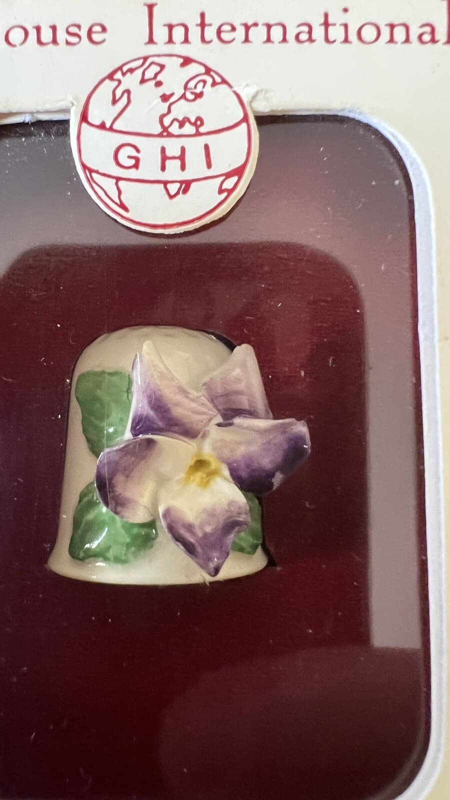 Gifthouse International Thimble - Flowers of the Month - April - Staffordshire 3