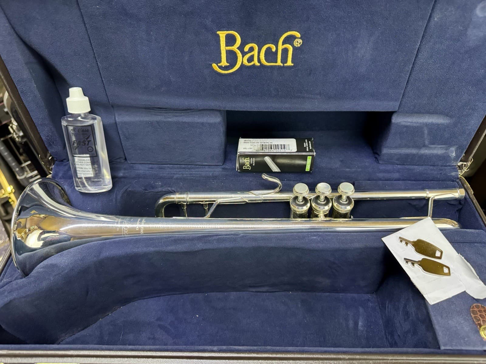 Beautiful Show Demo Bach 180S-43 Stradivarius Professional Bb Trumpet; with Case 6
