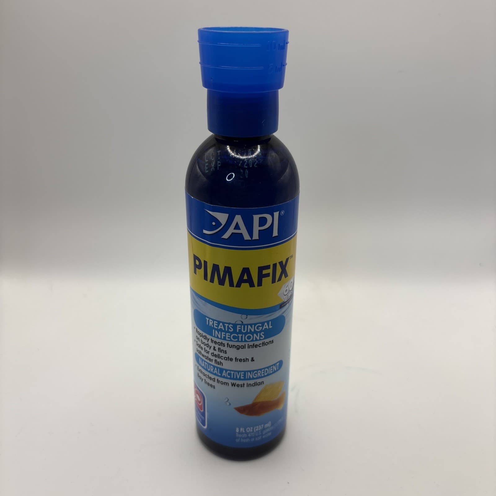 API PIMAFIX Antifungal Freshwater and Saltwater Fish Remedy 8 Ounce Bottle