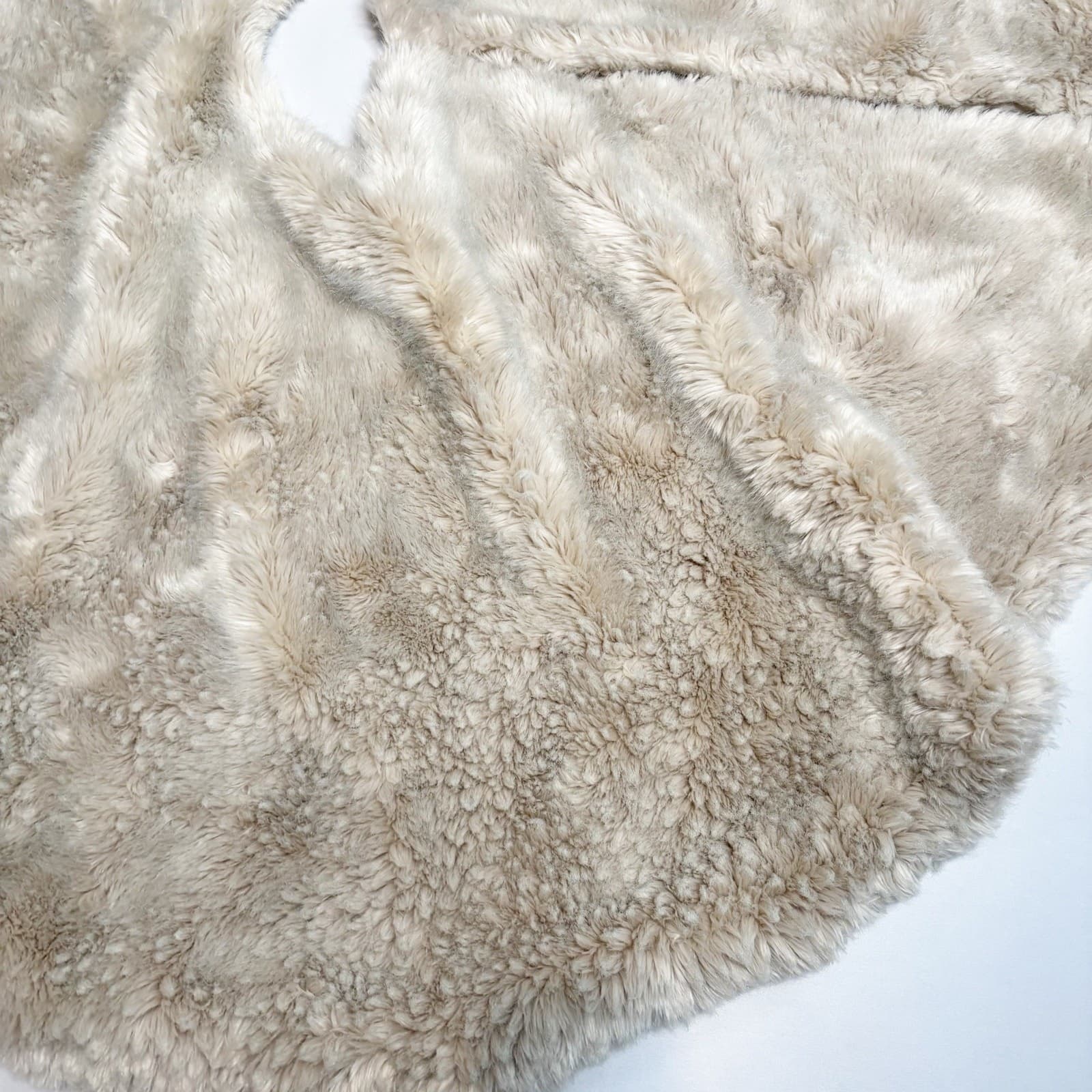 Restoration Hardware Christmas Tree Skirt Luxe Faux Fur Holiday Lush Pile 70" 4