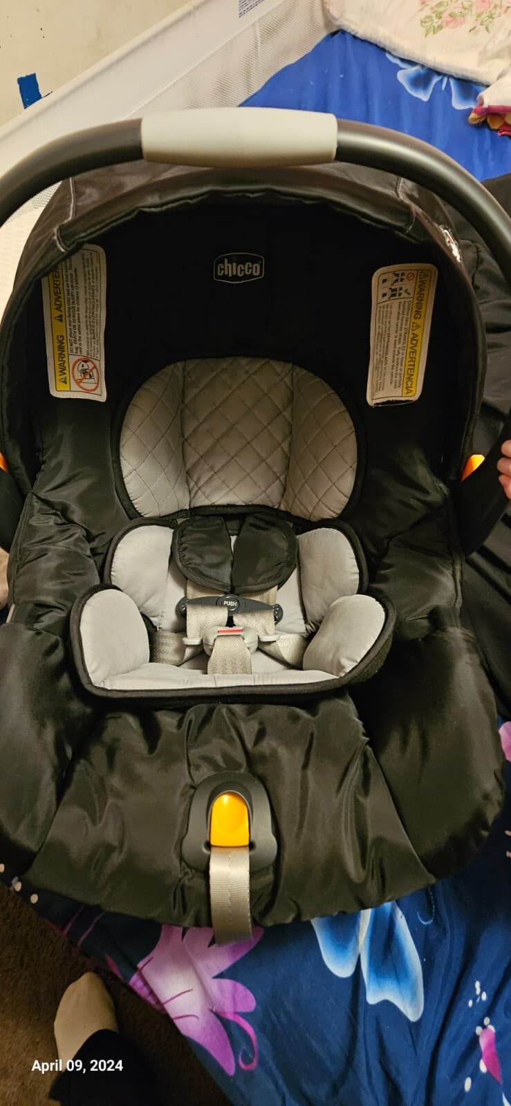 Barely used Chicco Viaro System Stroller w/ KeyFit 30 infant Seat Black 3