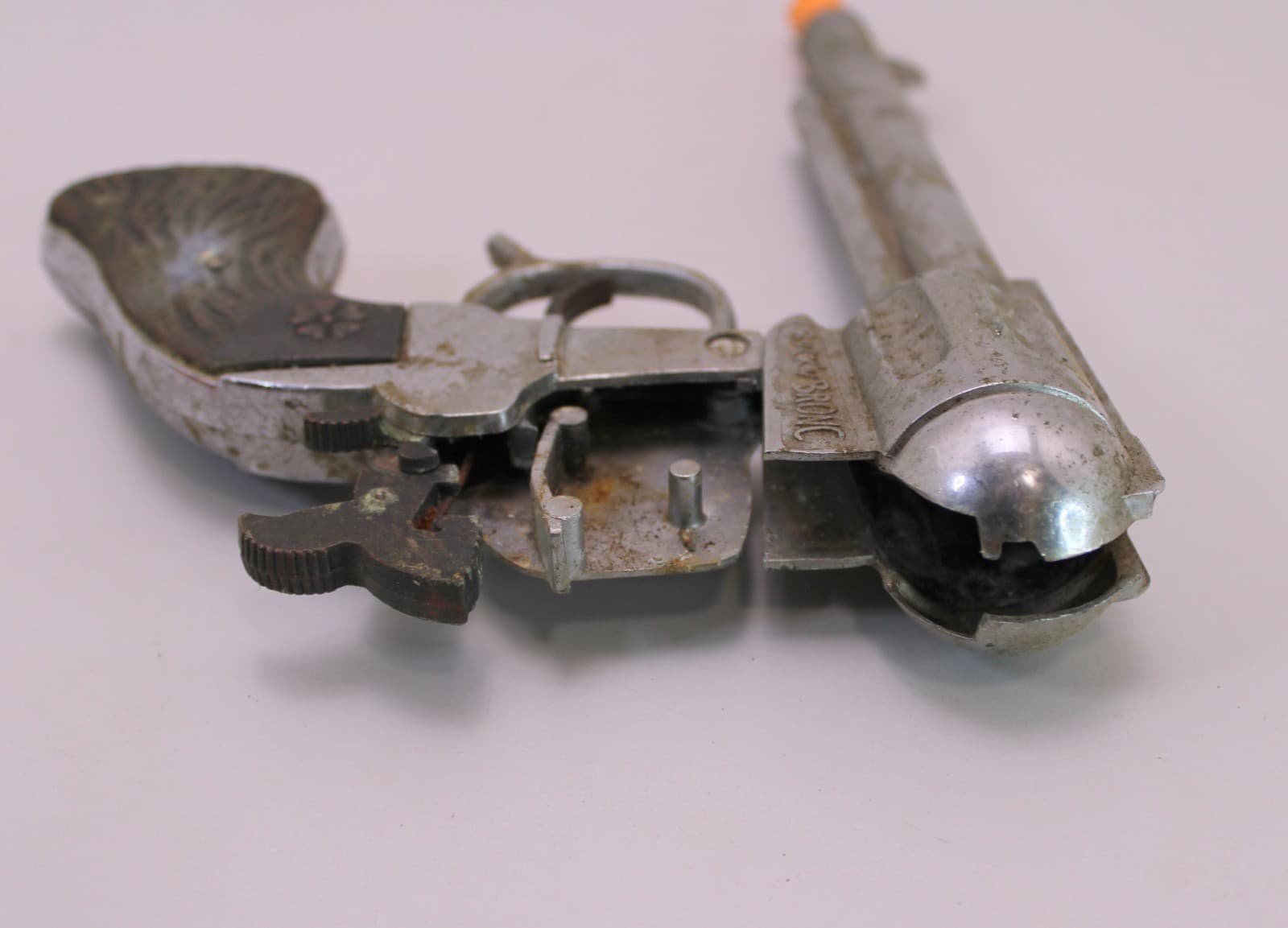 Buck 'N Bronc Cap Gun 4