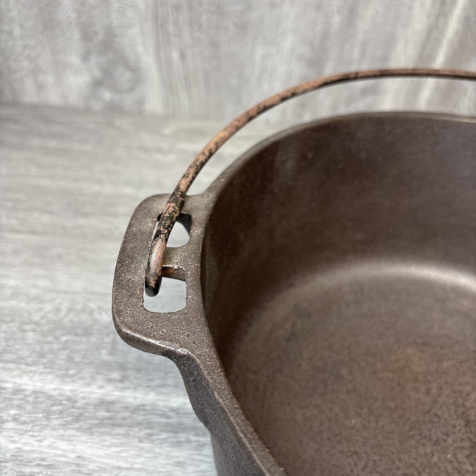 Wagner Ware 5Qt Dutch Oven Cast Iron Pot No Lid Wire Handle Vintage Made In USA 3