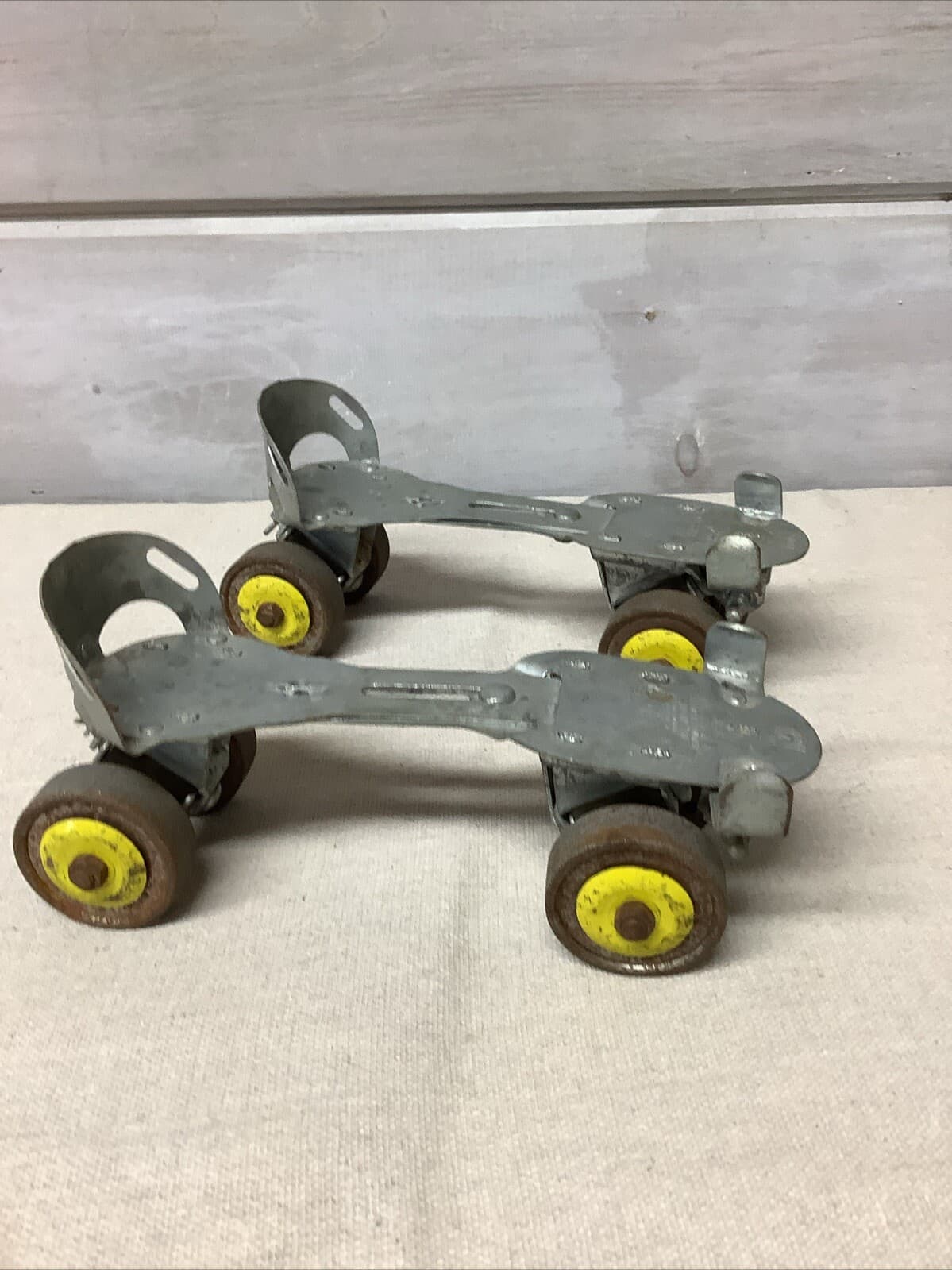 Vintage Pair of Metal UNION HARDWARE COMPANY Adjustable Roller Skates USA Heavy